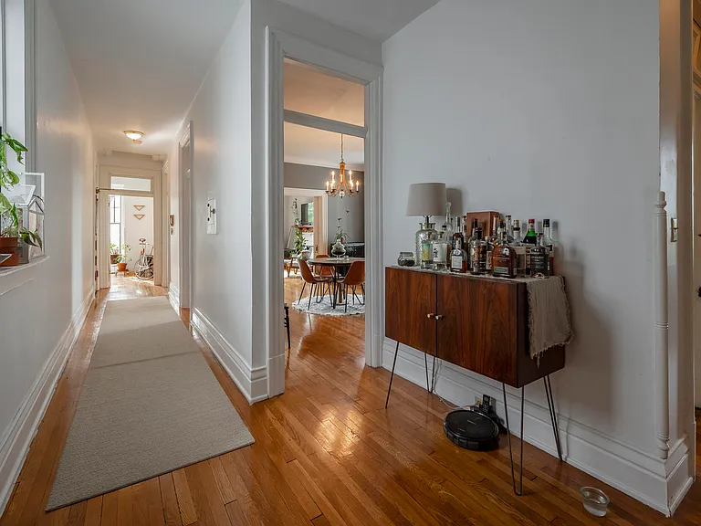 25 Hampton Ct #7 — Photo 35