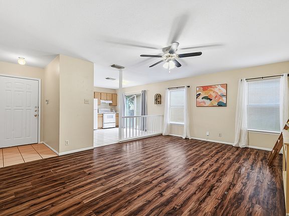 3rd image of 9982 MISTY PLAIN DR