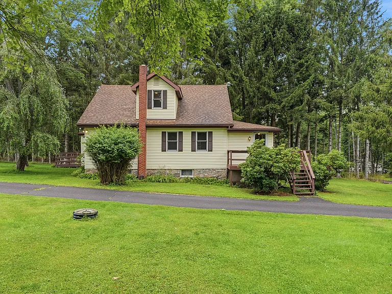 253 Thomas Rd — Photo 2