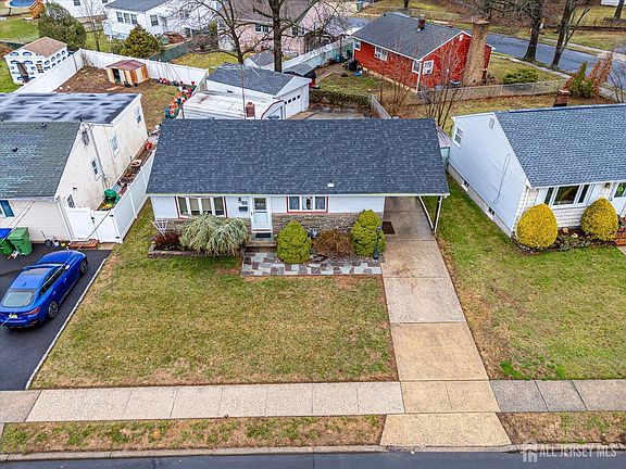 4th image of 65 Rose St