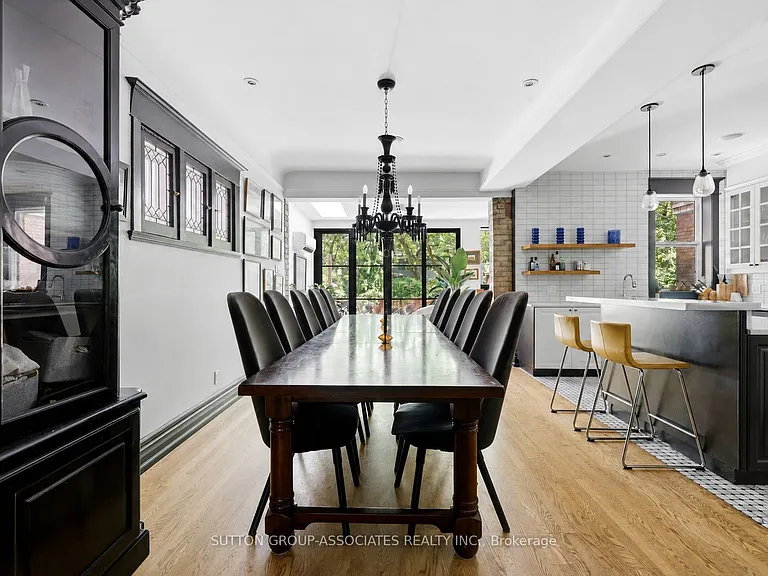 33 Albany Ave — Photo 9