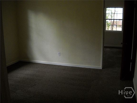 5th image of 108 Cedar Dr