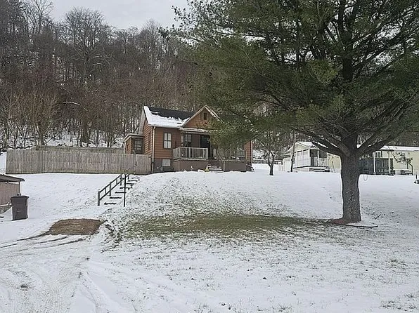 945 Gilman Ave, Marietta, OH 45750