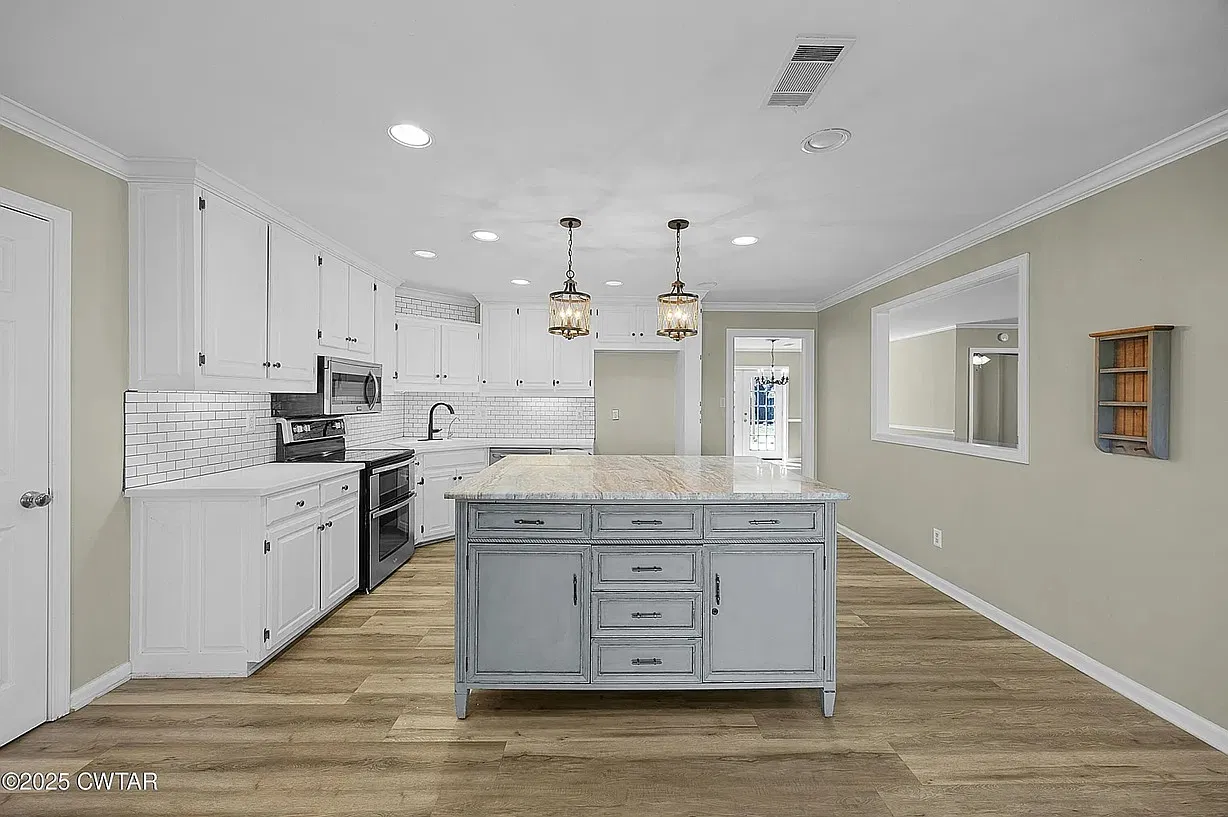 3 bed, 2.5 bath, 3444 sqft, $2,900 — Photo 1