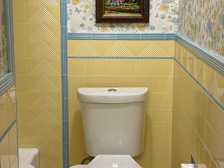 2580 N Monaco Pkwy #1 — Photo 14