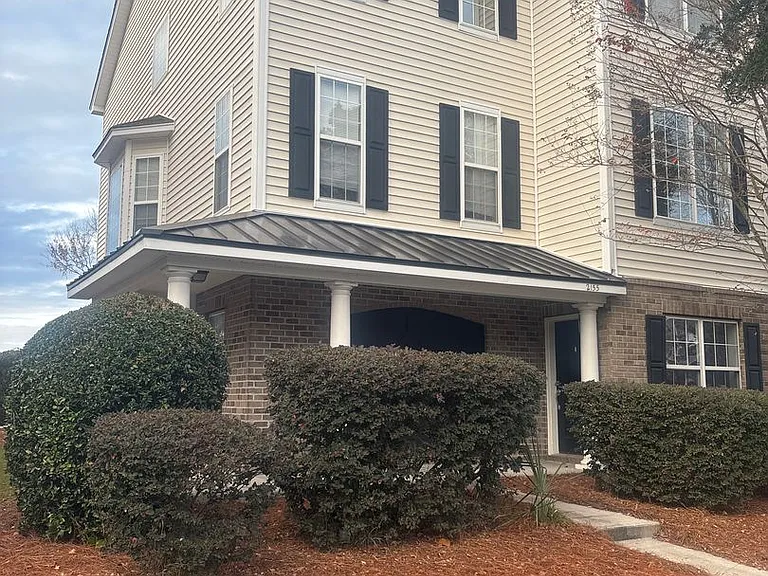 2155 Blakers Blvd — Photo 1