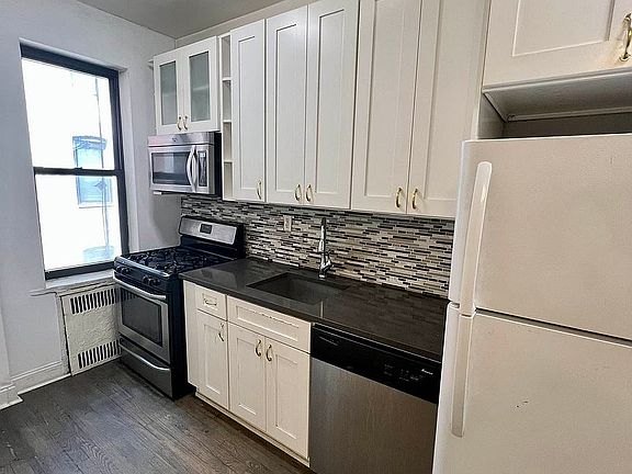 2nd image of 75 E 21st St APT 4A