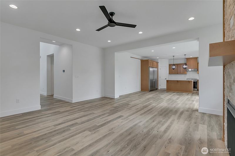 4th image of 16216 76th Avenue Ct E