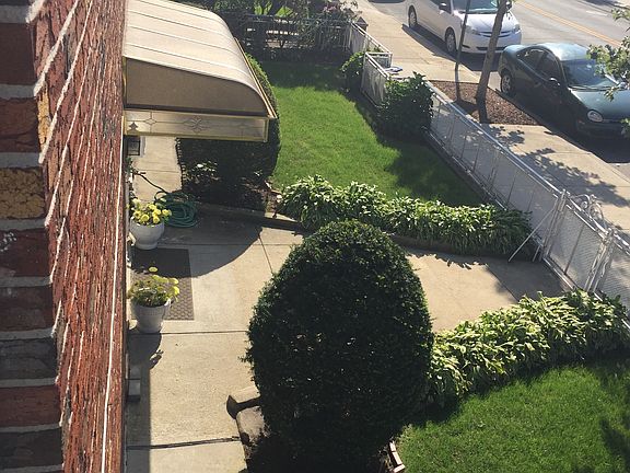Front Yard - 28th Ave Side