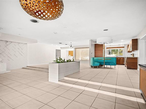 5th image of 801 PINELLAS POINT DRIVE S
