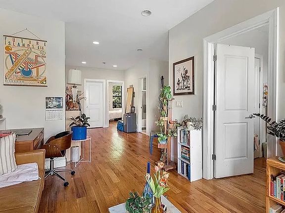 4th image of 887 Lafayette Ave APT 1B