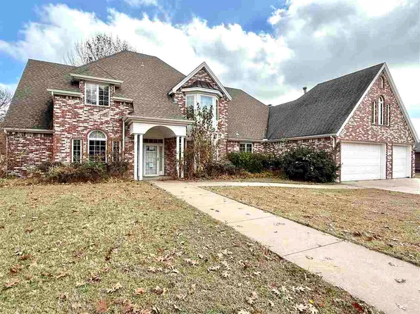 1309 Meadowbrook Dr, Ponca City, OK 74604