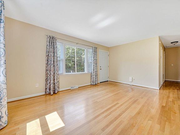 4th image of 3444 Manassas Dr