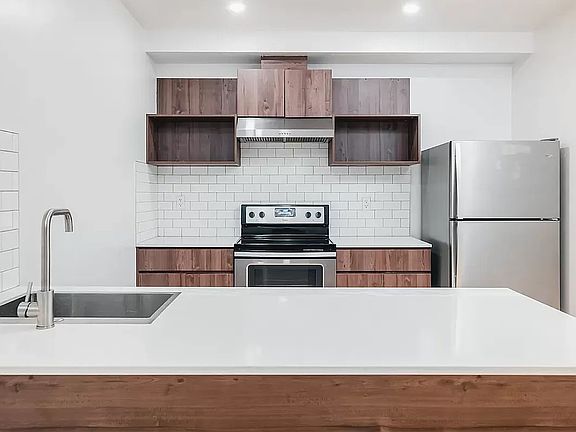 4th image of 379 Harman St APT 4E