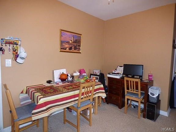 Dining Area/ Office has great space