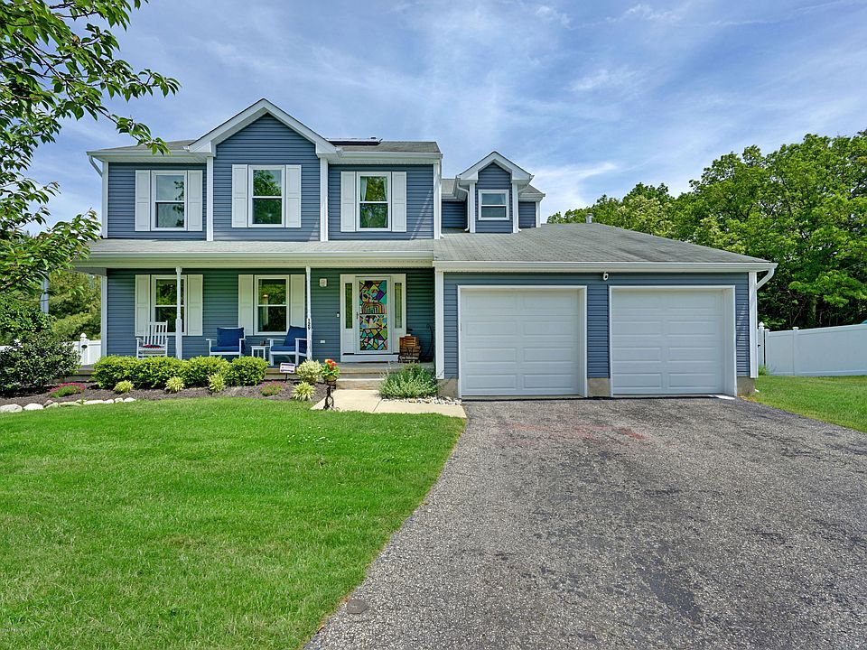 1st image of 129 Pin Oak Ct