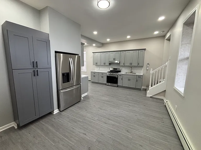 127-129 Fulton St #1 — Photo 7