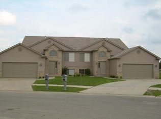 754 B Ravinia Dr W, Valparaiso, IN 46385