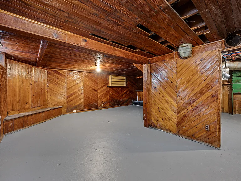 26080 Blumfield St — Photo 17