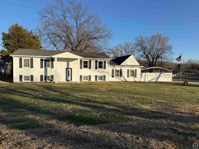 220 SE Arapaho Rd, Tecumseh, KS, 66542