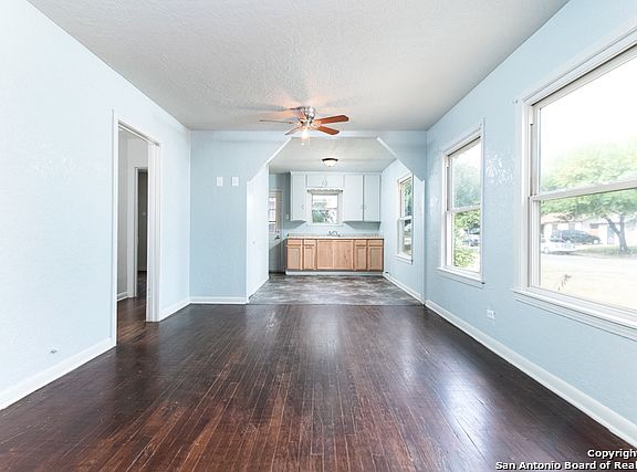 4th image of 802 Jennings Ave
