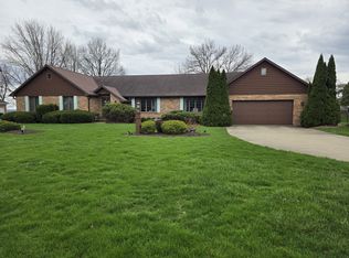 47 Carriage Hill Ct, Sterling, IL 61081