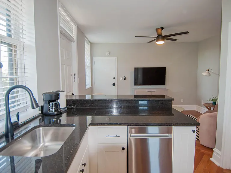 1901 Park Ave #3R — Photo 9