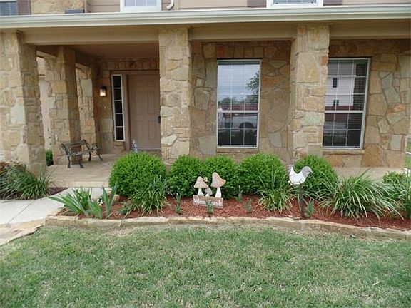3rd image of 1104 Reagan Wells Dr