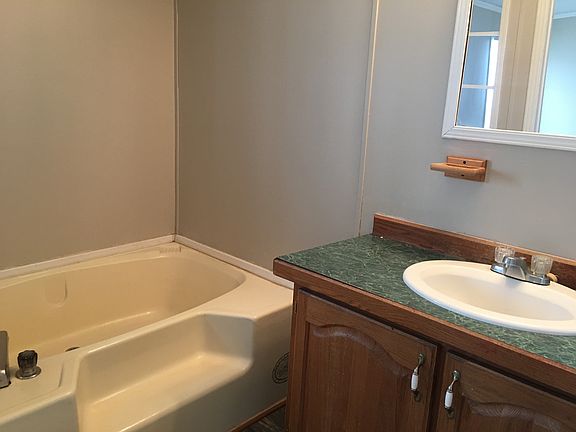 3rd image of 1514 Cobblestone Cir S