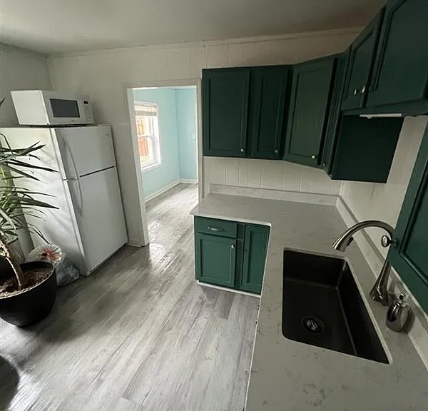 Solid Surface Countertops. Deep Farmhouse Sink