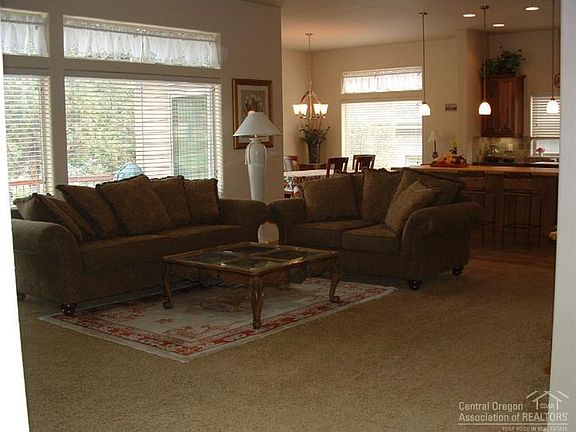 4th image of 835 Victoria Falls Dr
