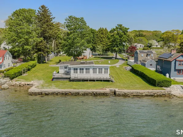 210 Shore Road, Waterford, CT 06385