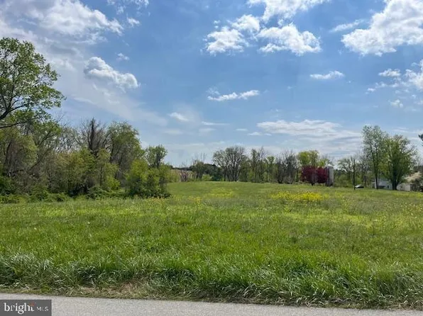 2 Valley Rd, West Grove, PA 19390