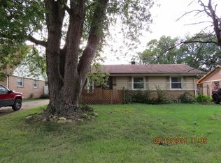 13000 W Playfield Dr, Crestwood, IL 60445