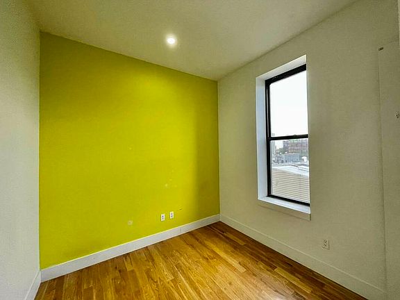 4th image of 472 Lafayette Ave APT 4B