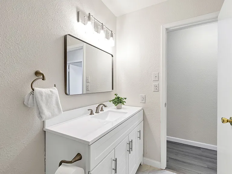 6007 E Valley Forge Ave — Photo 37