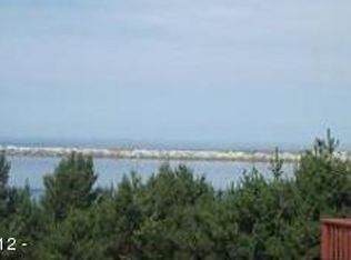 2726 SW Coho St, Newport, OR 97365