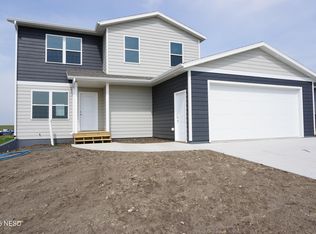 129 26th St NW, Watertown, SD 57201