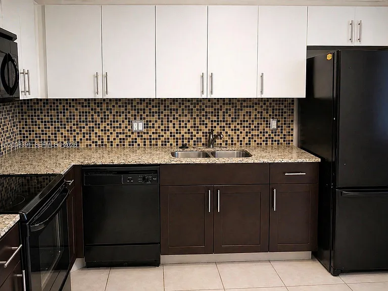405 Lakeview Dr #202 — Photo 4