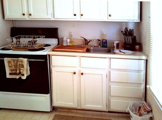 3rd image of 800 W Locust St #4