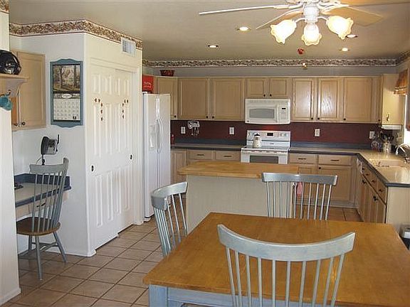5th image of 3353 E Rockwood Dr