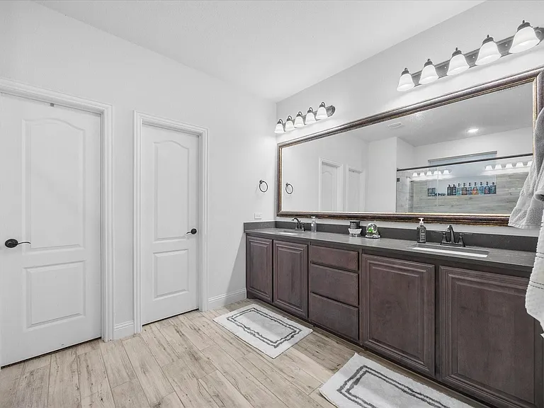 1904 Frediano Ln — Photo 17