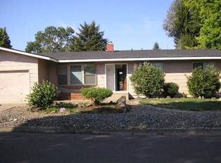 1382 NW Cherry Dr, Roseburg, OR 97471