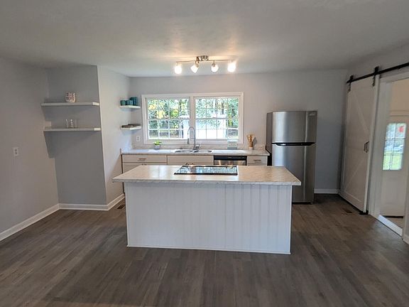 5th image of 12 Berkshire Drive