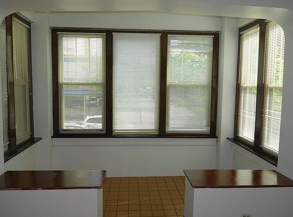 4th image of 5546 N Winthrop Ave #1ST