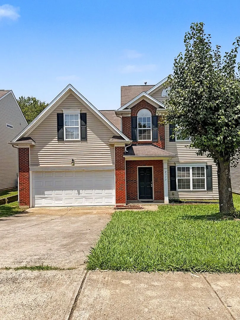 3 Bed, 2.5 Bath Home in Charlotte! — Photo 1