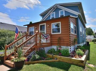 124 Park Ave, Pewaukee, WI 53072