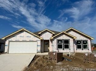 2805 Spring Creek Ln, Claremore, OK 74017