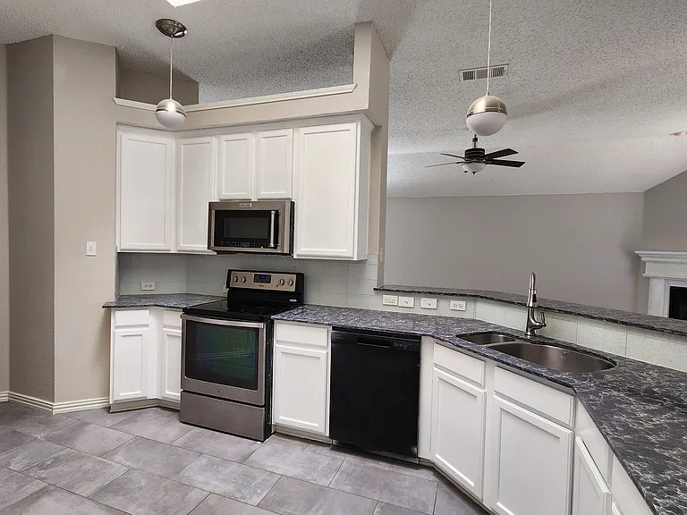 3408 Mosswood Dr — Photo 13