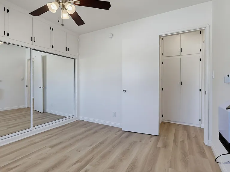 6633 Crenshaw Blvd #8 — Photo 13